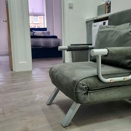 2 Bed Cosy Flat Close To Bus & Tube Station London Luaran gambar