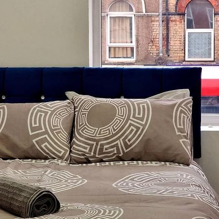 2 Bed Cosy Flat Close To Bus & Tube Station London Luaran gambar