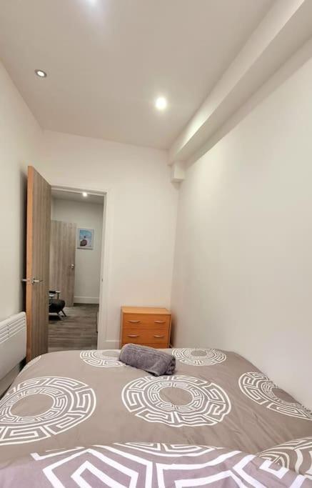 2 Bed Cosy Flat Close To Bus & Tube Station London Luaran gambar