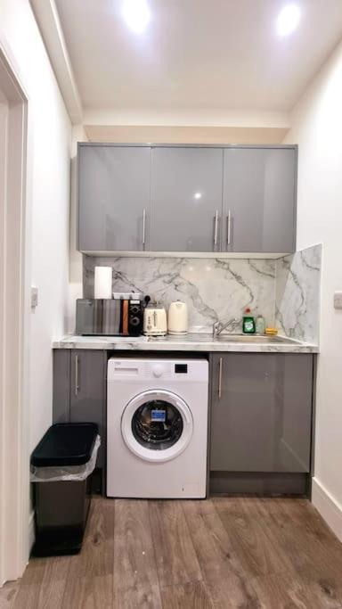2 Bed Cosy Flat Close To Bus & Tube Station London Luaran gambar