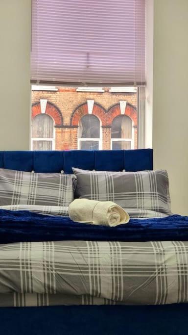 2 Bed Cosy Flat Close To Bus & Tube Station London Luaran gambar