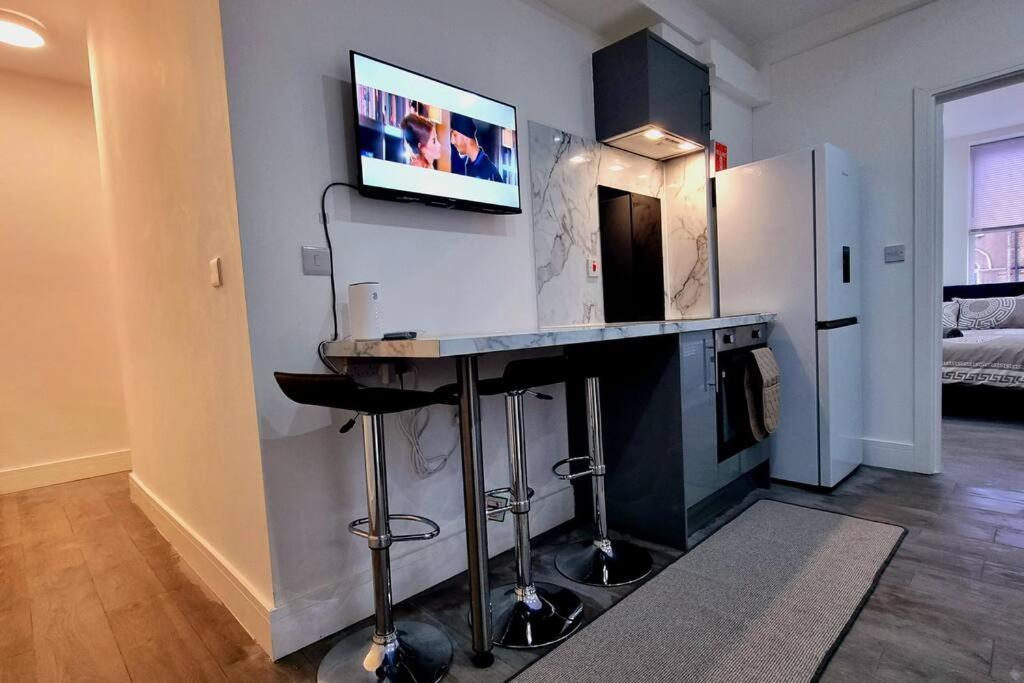 2 Bed Cosy Flat Close To Bus & Tube Station London Luaran gambar