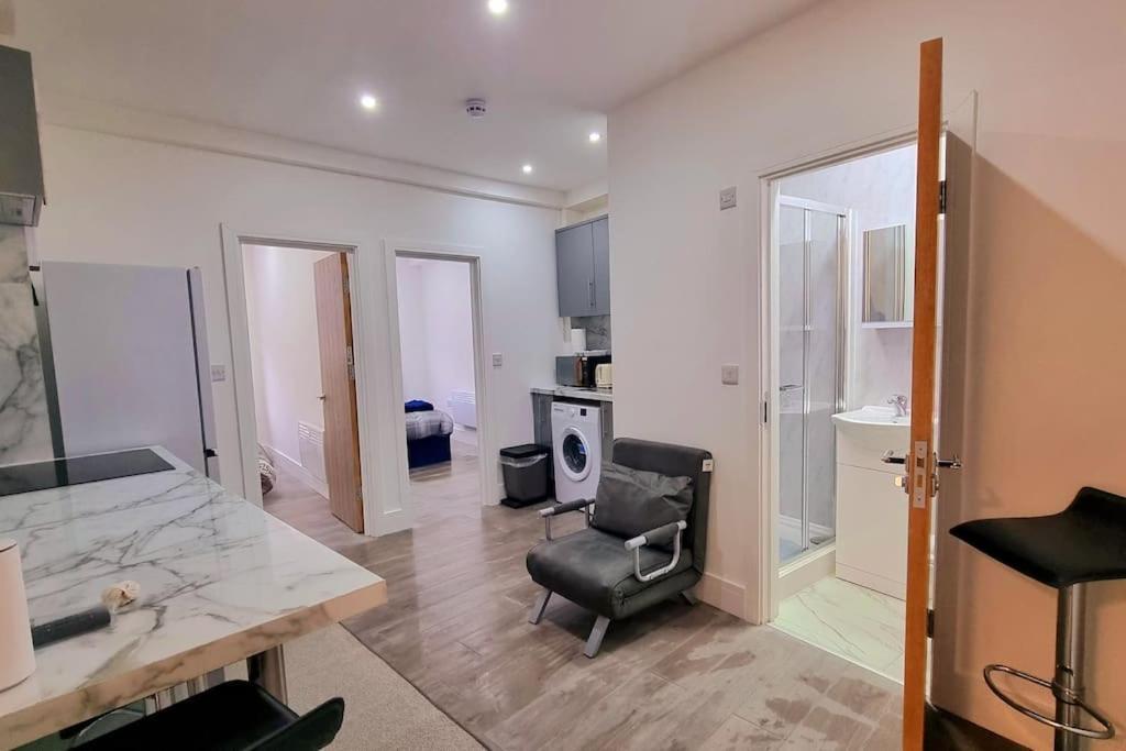2 Bed Cosy Flat Close To Bus & Tube Station London Luaran gambar